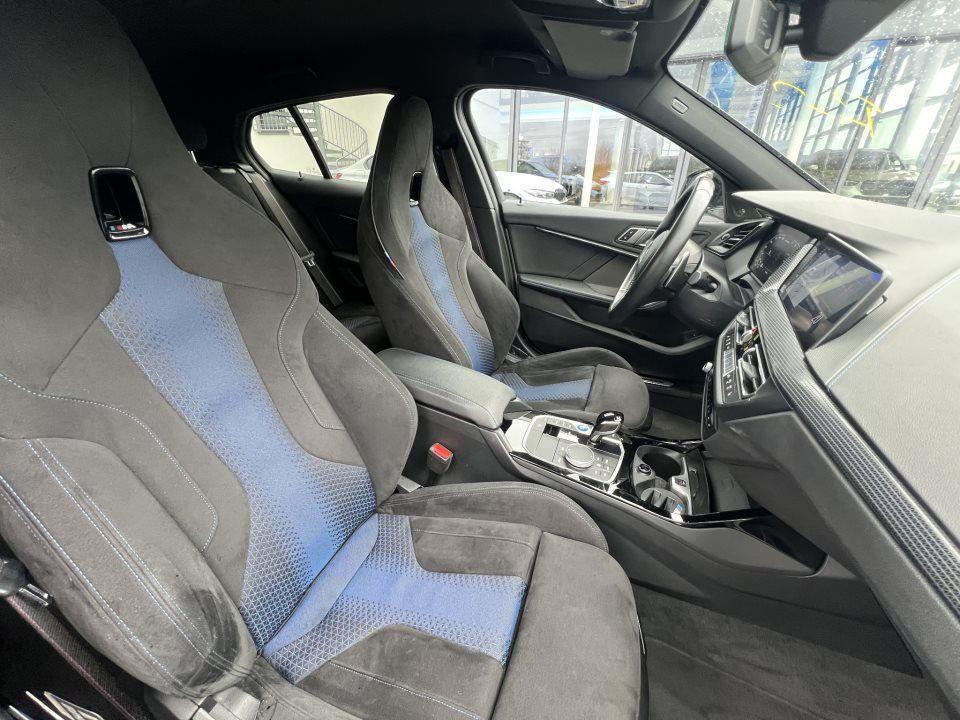 BMW M135i 5-deurs xDrive