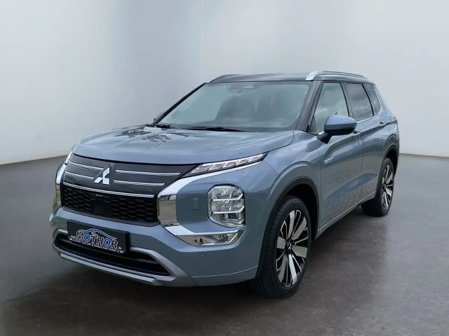 Mitsubishi Outlander Top 2.4 Automatik ACC PDC FLA STH LED