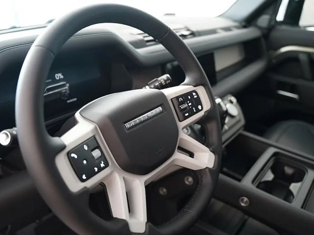 Land Rover Defender P400e