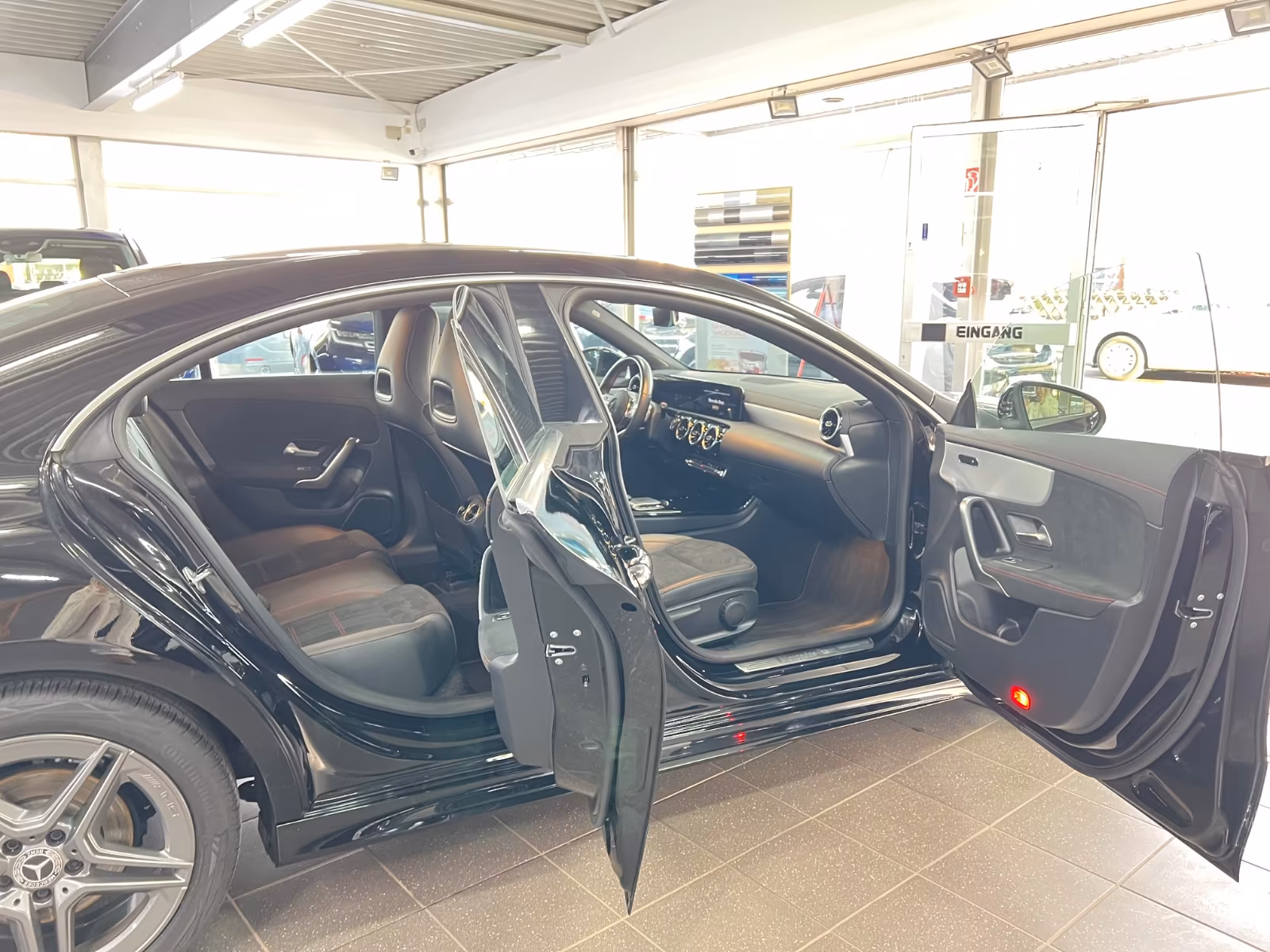 Mercedes-Benz CLA 200 AMG Line