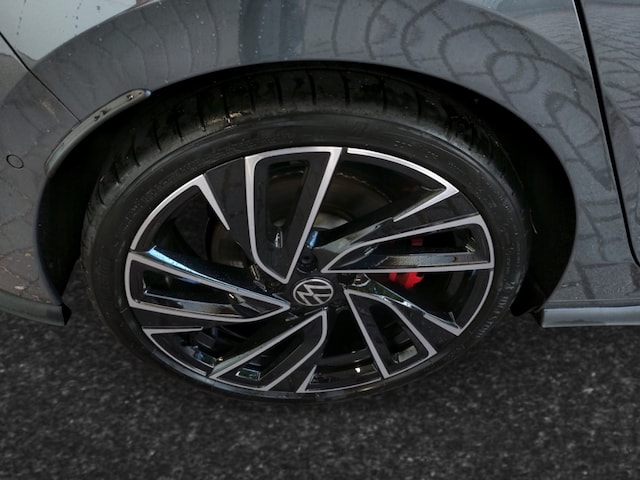 Volkswagen Golf 2.0 TSI DSG Golf VIII