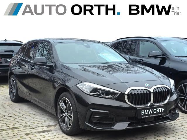 BMW 118 118i Sedan Sport Line