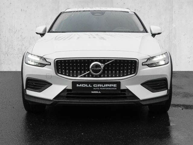 Volvo V60 Cross Country AWD Plus