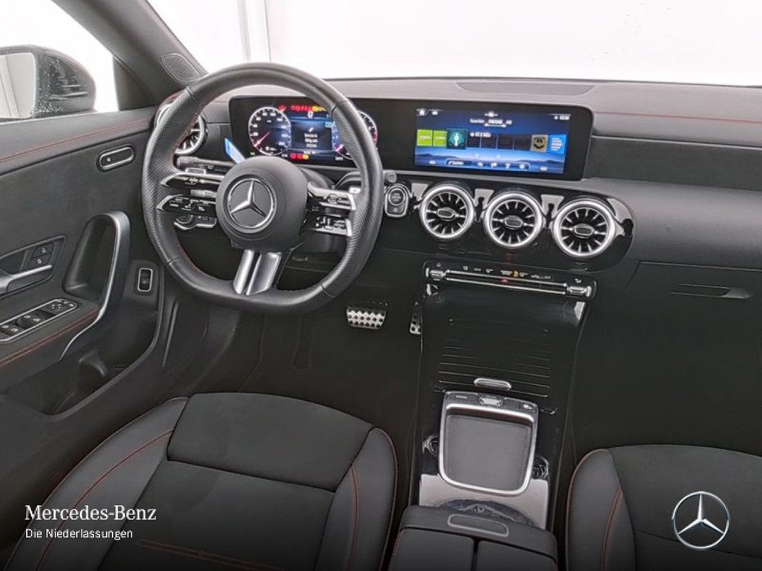 Mercedes-Benz CLA 200 AMG Line Shooting Brake
