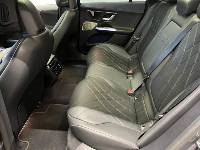 Mercedes-Benz EQE 350 AMG Line Sedan