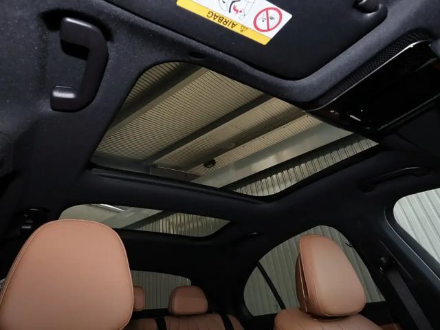 Mercedes-Benz E 200 AMG Line Sedan