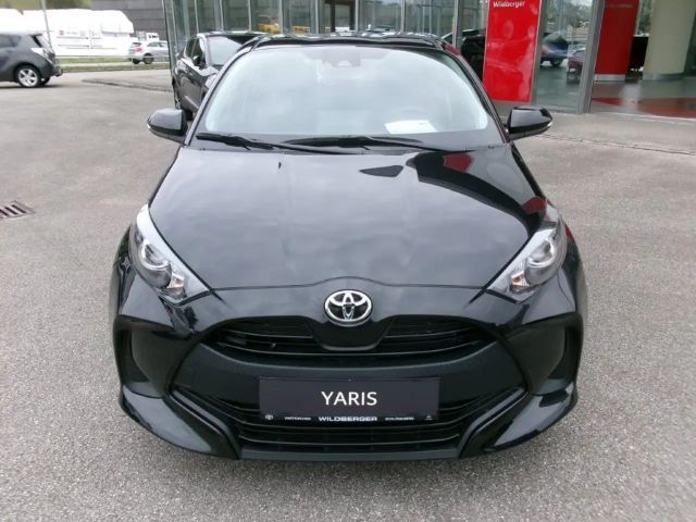 Toyota Yaris Active VVT-i