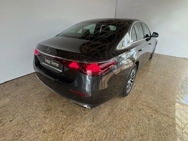 Mercedes-Benz E 200 AVANTGARDE Sedan