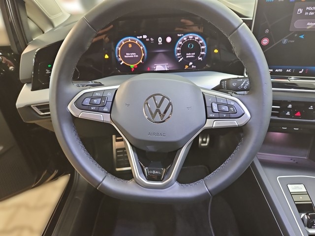 Volkswagen Golf 1.5 eTSI DSG Golf VIII