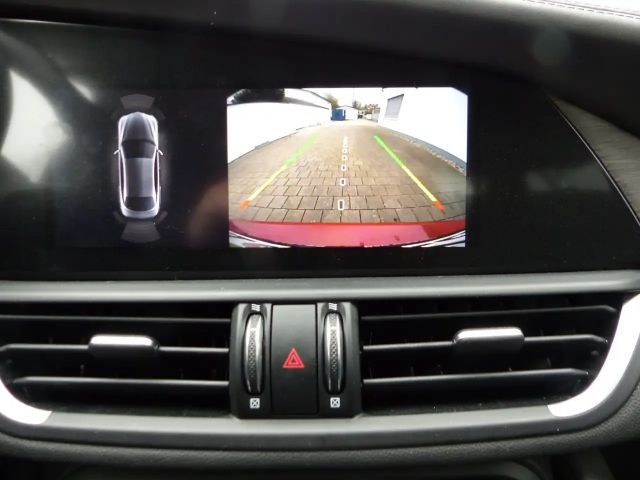 Alfa Romeo Giulia AT8 JTDm Lusso TI