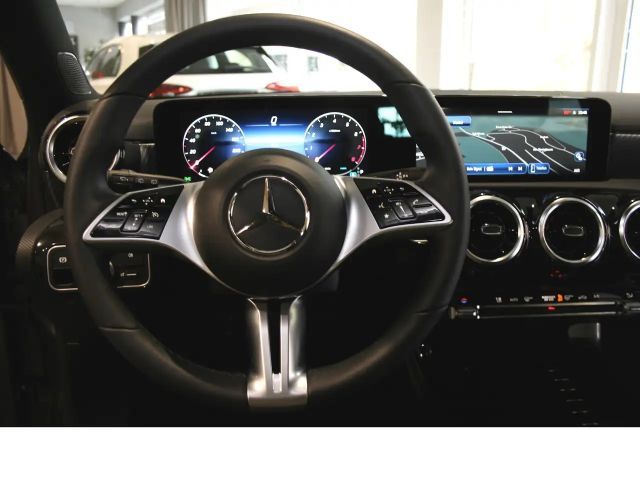Mercedes-Benz A 180 Progres. Advanced *DISTRONIC*Volldigit.Display
