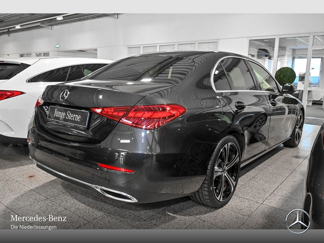 Mercedes-Benz C 180 AVANTGARDE Sedan