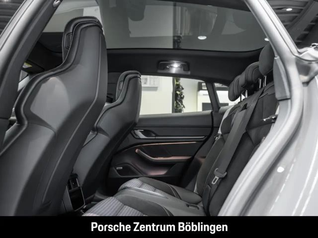 Porsche Taycan 4 Cross Turismo