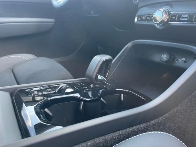 Volvo XC40 Dark Plus