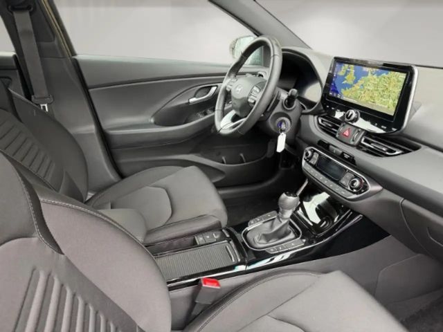Hyundai i30 Advantage Hybrid T-GDi