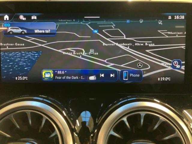 Mercedes-Benz EQB 250