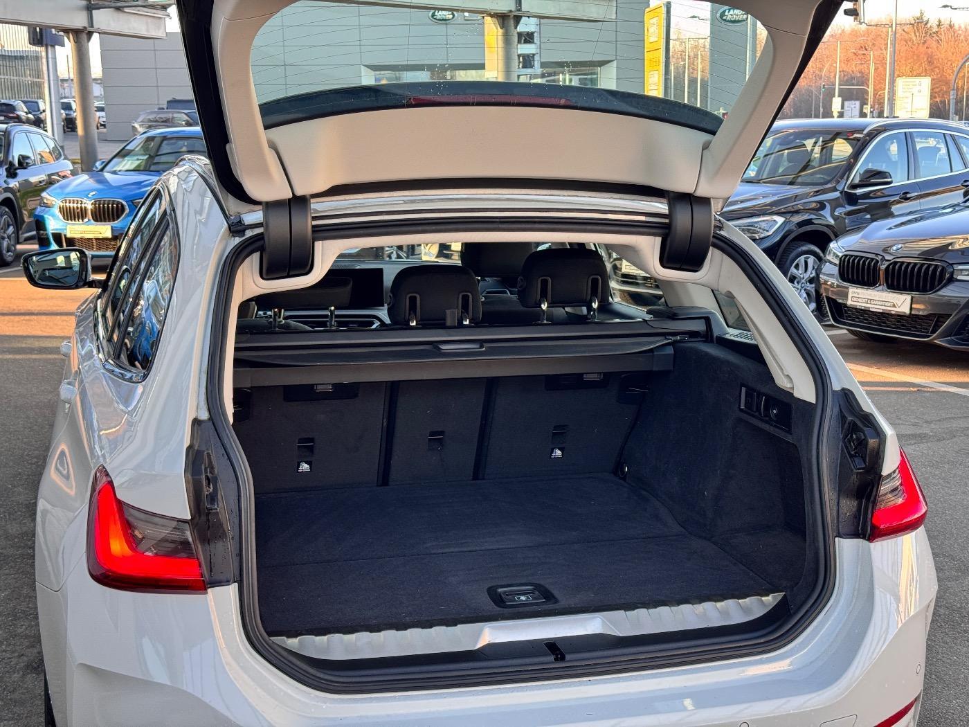 BMW 330 330e Touring xDrive