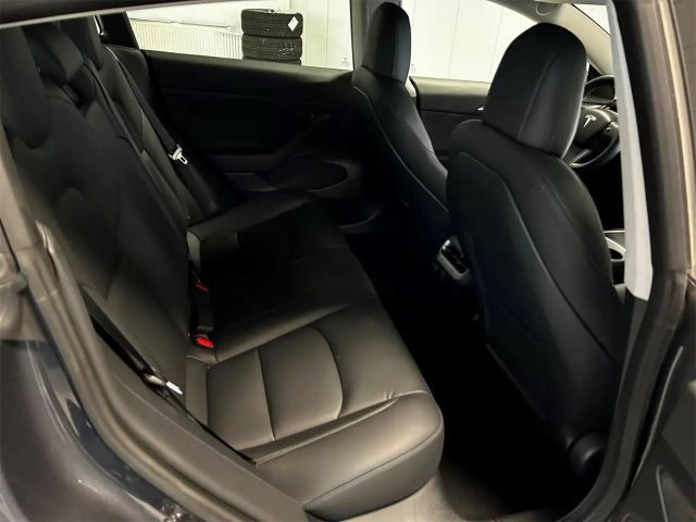 Tesla Model 3 AWD Performance