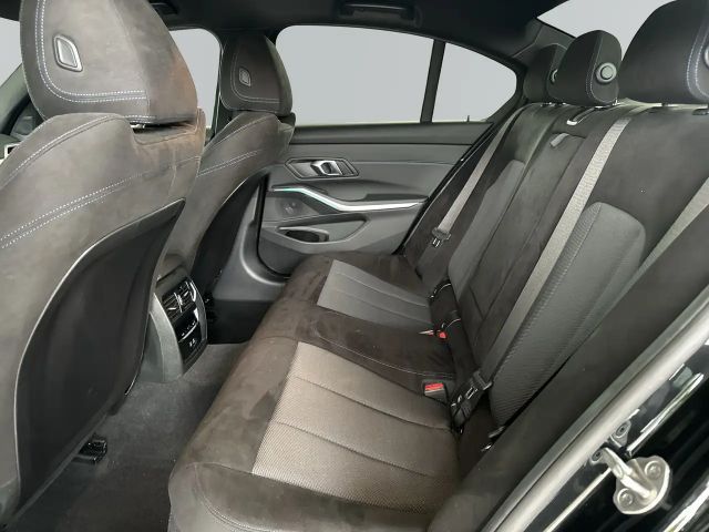 BMW 320 320d M-Sport Sedan