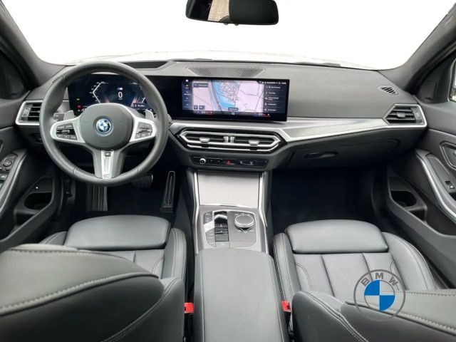 BMW 330 330e M-Sport Sedan xDrive