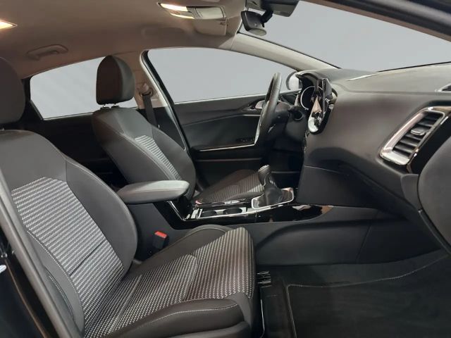 Kia Ceed Ultimate Edition 1.5T 140+ STYLE+ SITZHEIZUNG+ NAV