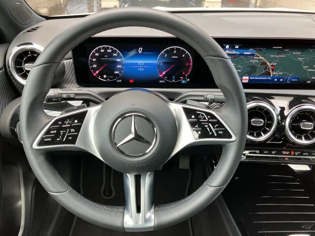 Mercedes-Benz A 180 A 180 d Hatchback