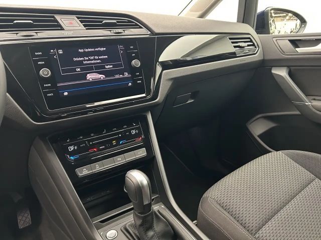 Volkswagen Touran 1.5 TSI DSG IQ.Drive R-Line