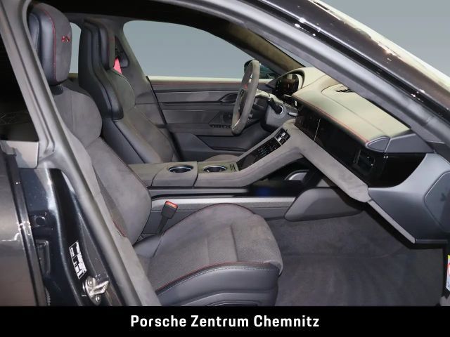 Porsche Taycan 4 GTS