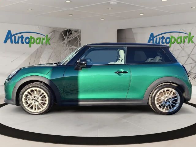 MINI Cooper Favoured Trim