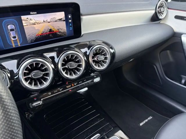 Mercedes-Benz CLA 200 CLA 200 d Sedan