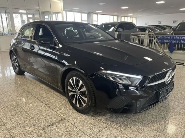 Mercedes-Benz A 180 A 180 d