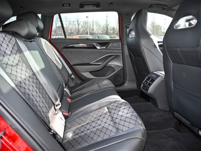 Volkswagen Passat 2.0 TDI R-Line Variant