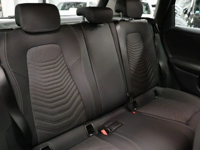 Mercedes-Benz B 200 Sedan