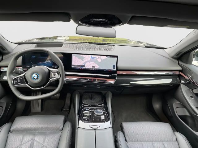 BMW i5 eDrive40