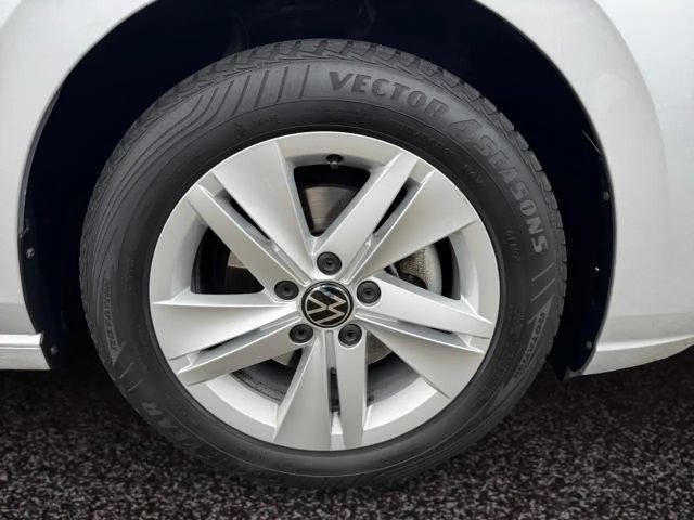 Volkswagen Golf 1.5 eTSI DSG Golf VIII Life