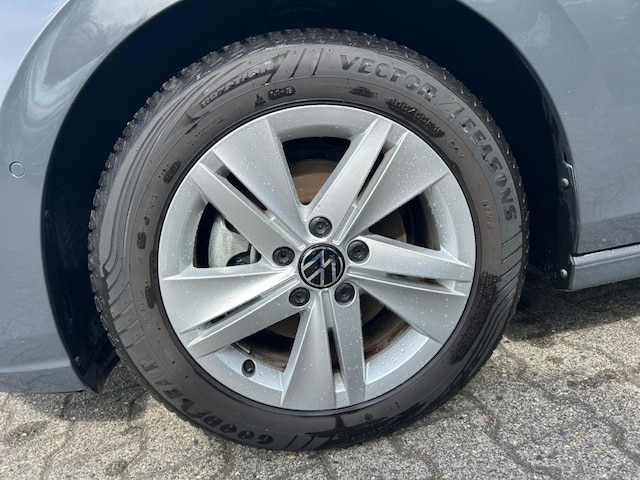 Volkswagen Golf 1.5 TSI Golf VIII Life Variant