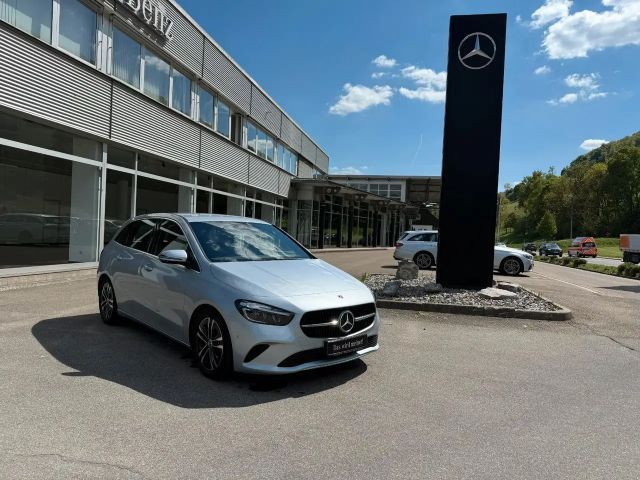 Mercedes-Benz B 180 Totwinkel / Winter-Paket / Kamera /  MBUX