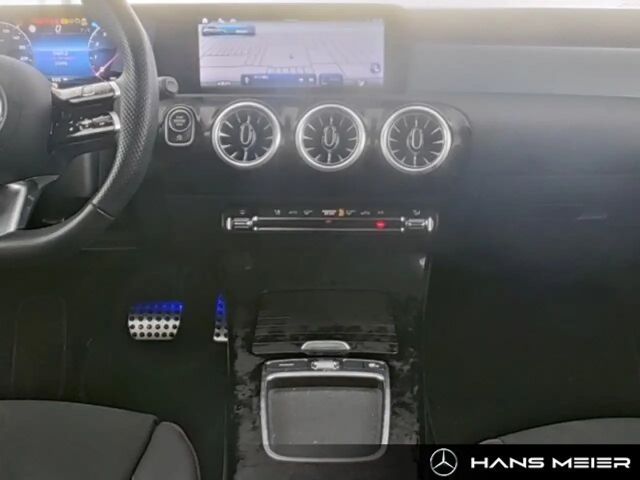 Mercedes-Benz A 220 4MATIC AMG Line