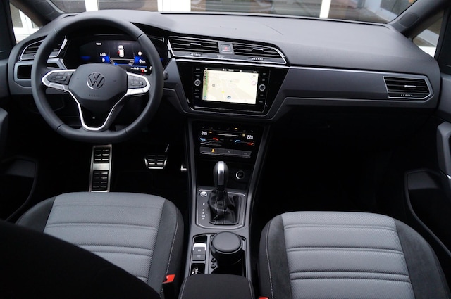 Volkswagen Touran 1.5 TSI DSG R-Line