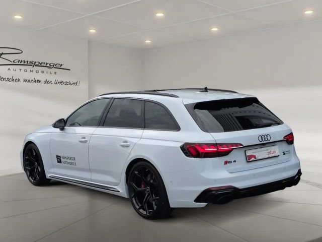 Audi RS4 Comp.+ Matrix ACC HuD Pano RS-AGA