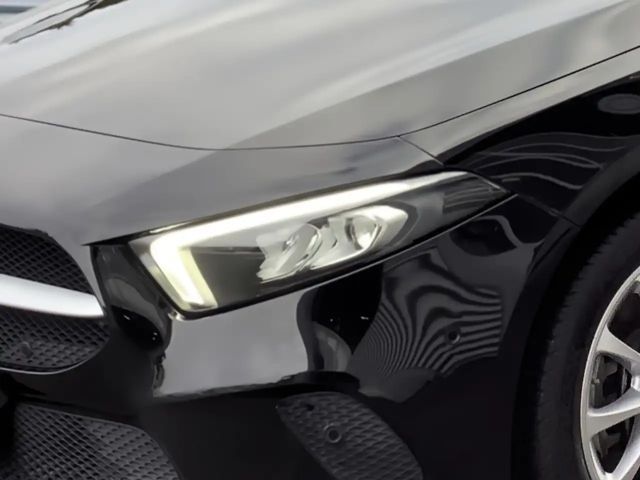 Mercedes-Benz A 250 A 250 e