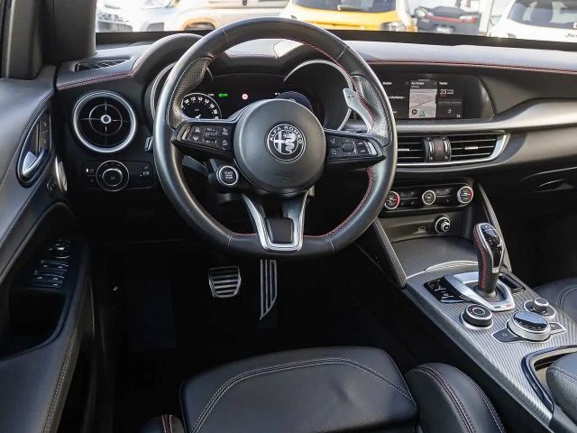 Alfa Romeo Stelvio AT8 Q4 Turbo