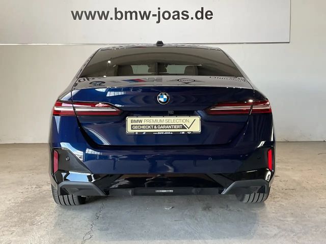 BMW 520 520i M-Sport Sedan