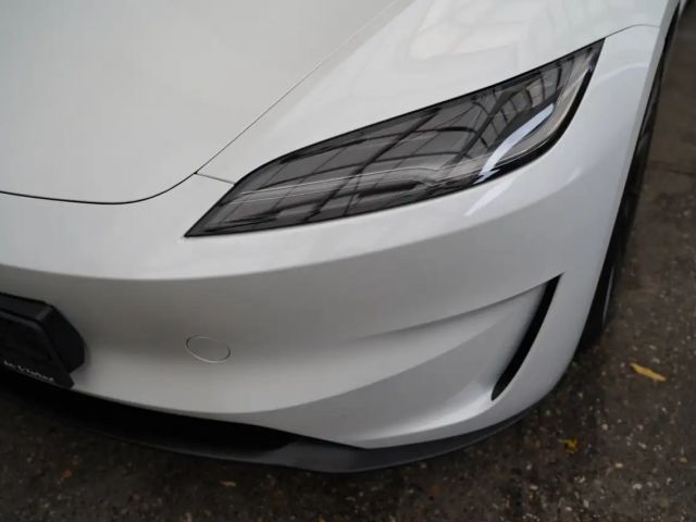 Tesla Model 3 Performance