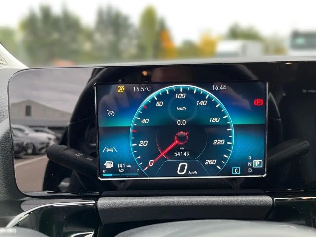 Mercedes-Benz B 200 Sedan Style