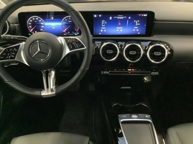 Mercedes-Benz A 200 Progressive