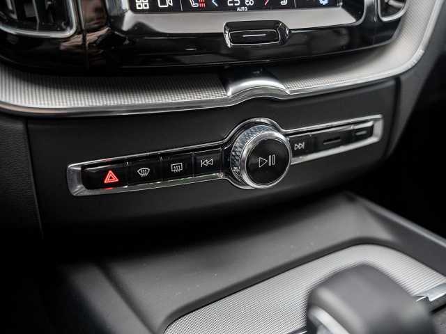 Volvo XC60 AWD Dark Plus T8