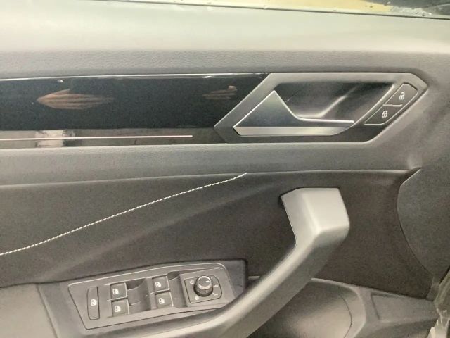 Volkswagen T-Roc 1.5 TSI DSG R-Line