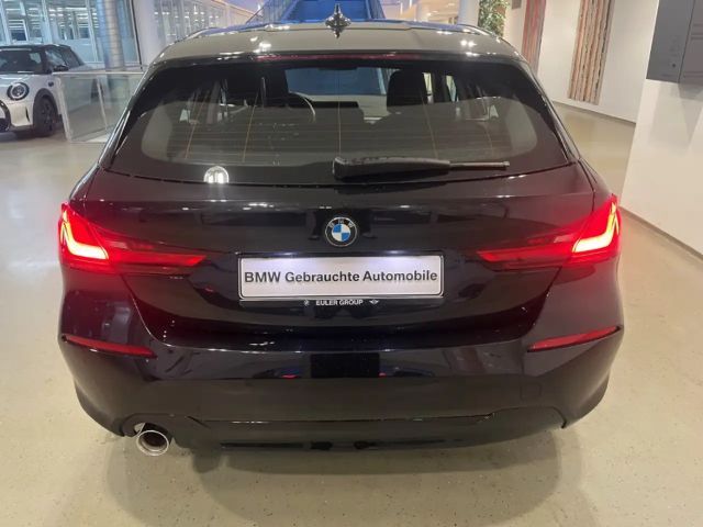 BMW 118 118i 5-deurs Sedan