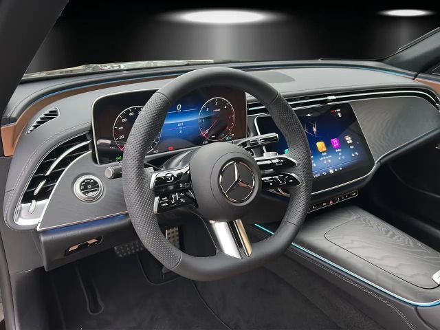Mercedes-Benz E 220 AMG Line E 220 d Sedan